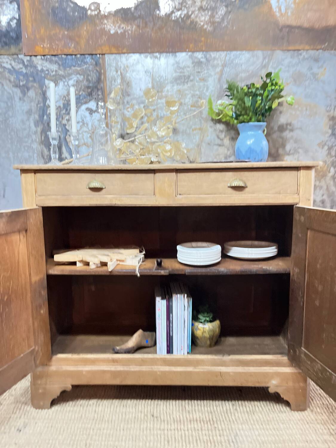 Parisian buffet in raw wood