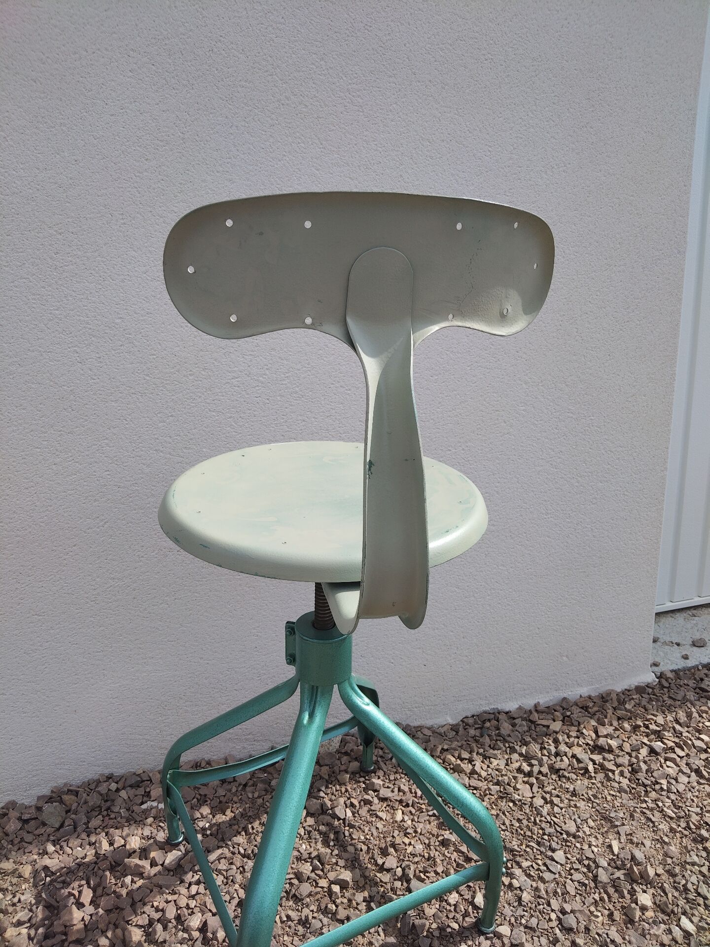 Nicolle workshop chair / Nicolle type with whale tail backrest