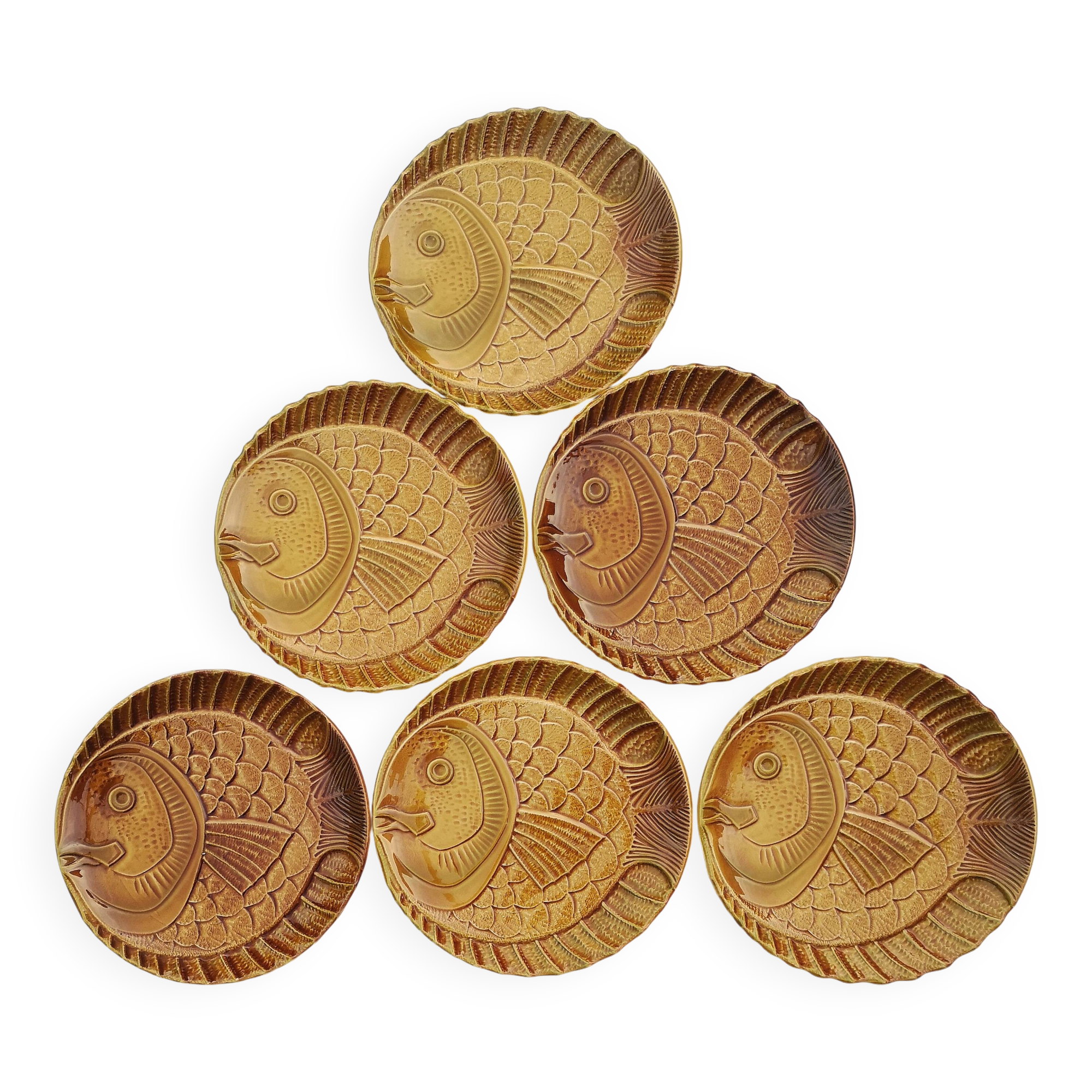 Vintage plates, Fish in barbotine