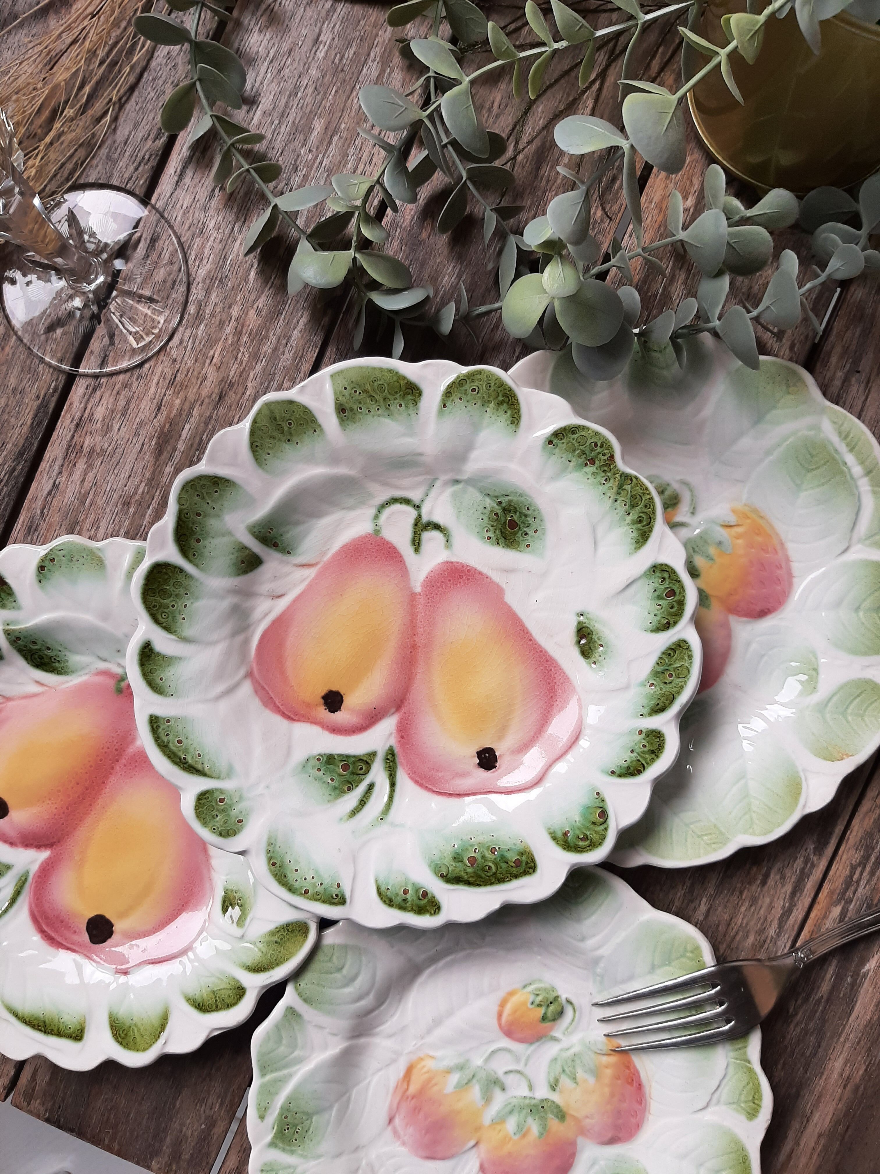 4 slurry dessert plates