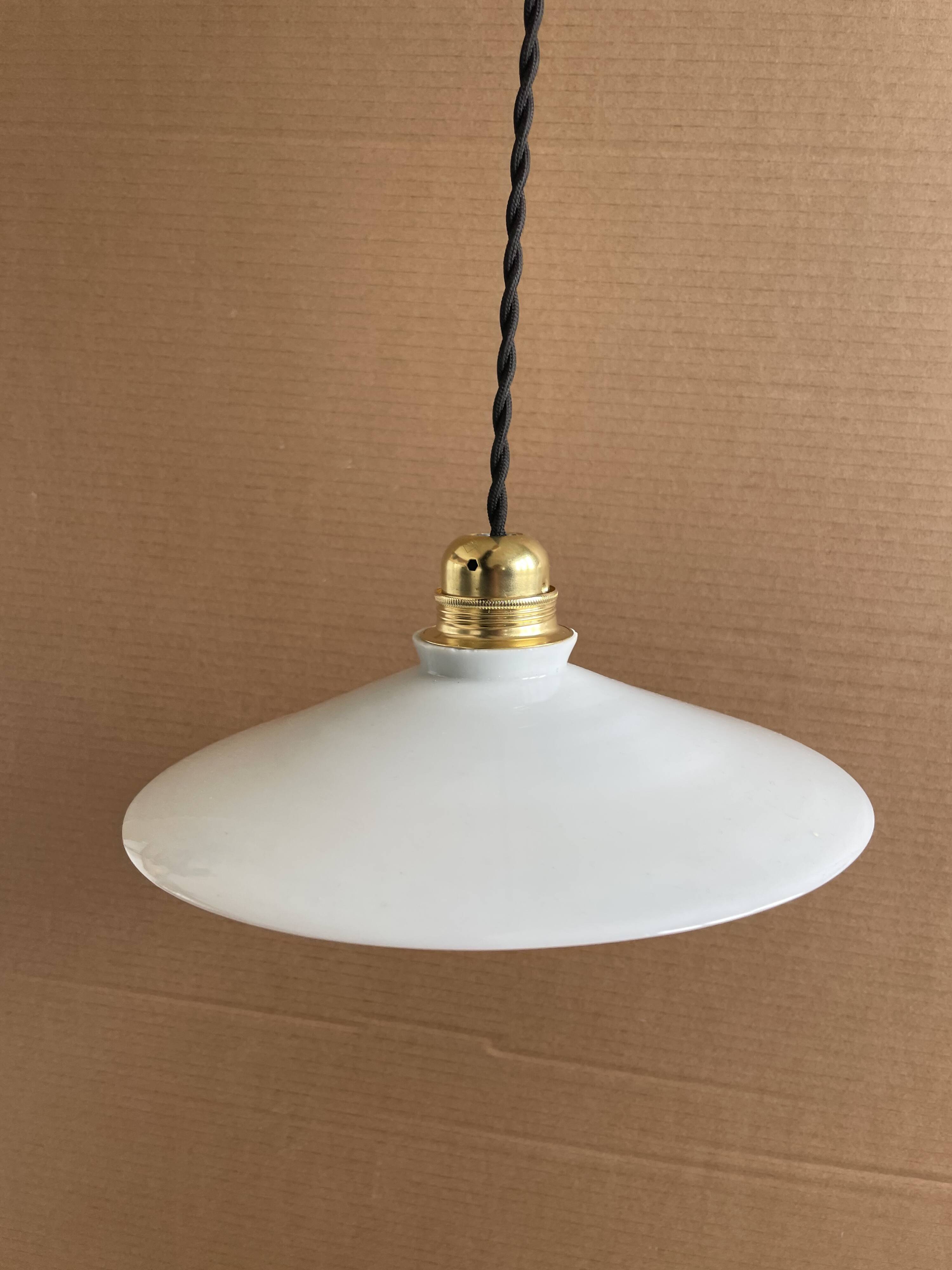 Suspension opaline ancienne