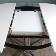 Table à manger "Pelikan" extensible. Esprit Florence Knoll. Roche Bobois 70
