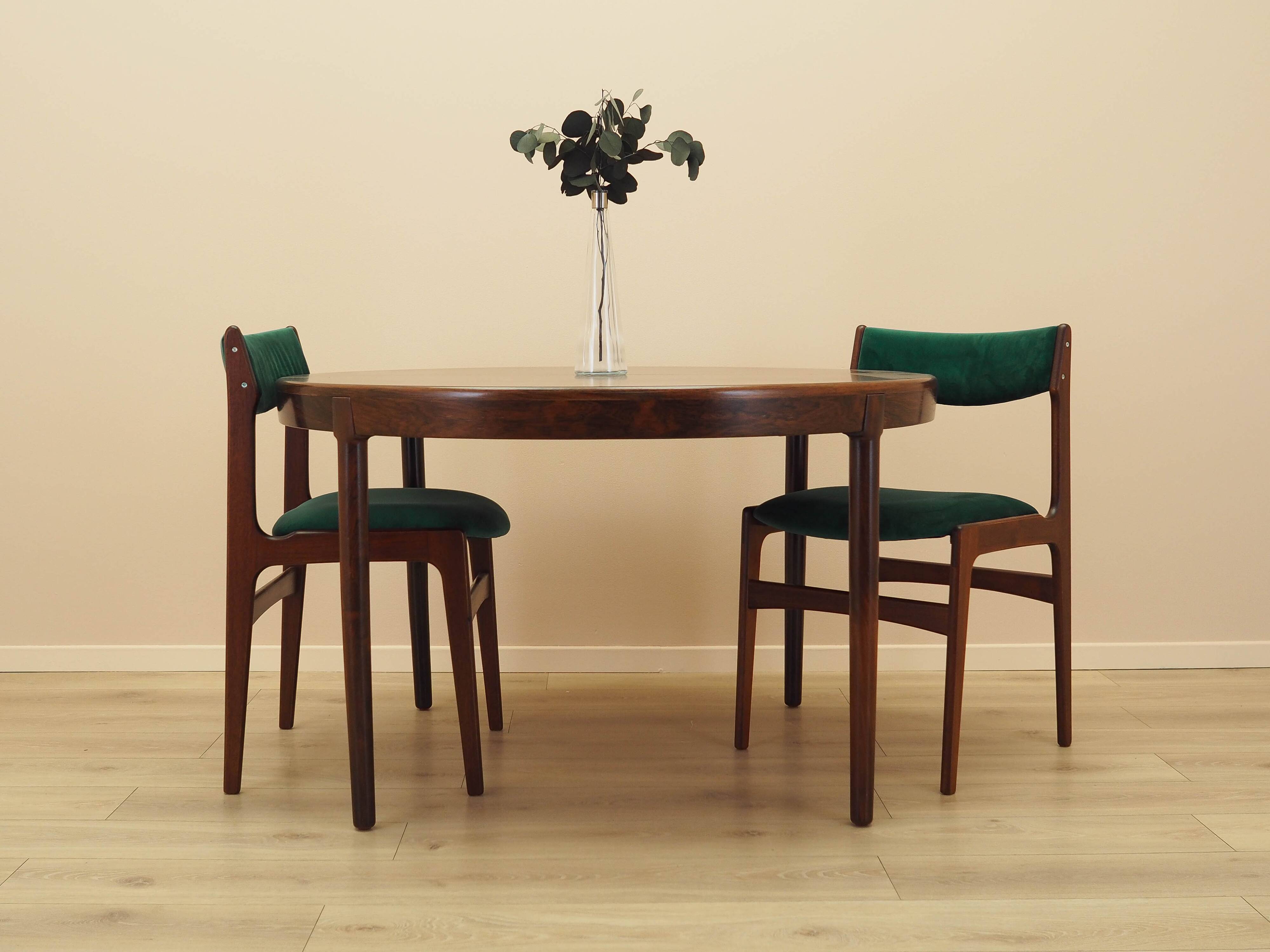 Round rosewood table, Danish design, 1960s, designer: Harry Østergaard, man