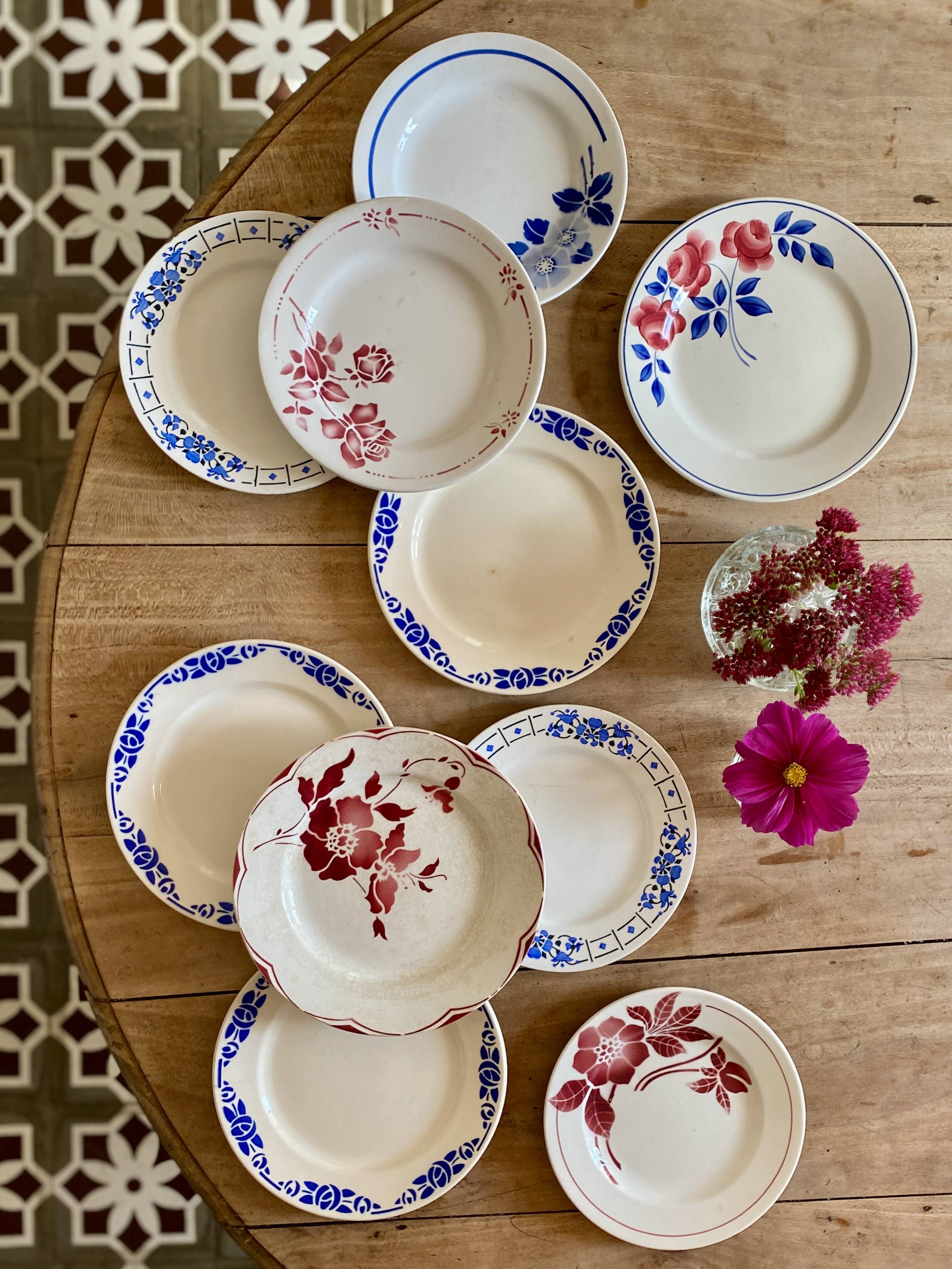 Set of 10 mismatched vintage dessert plates