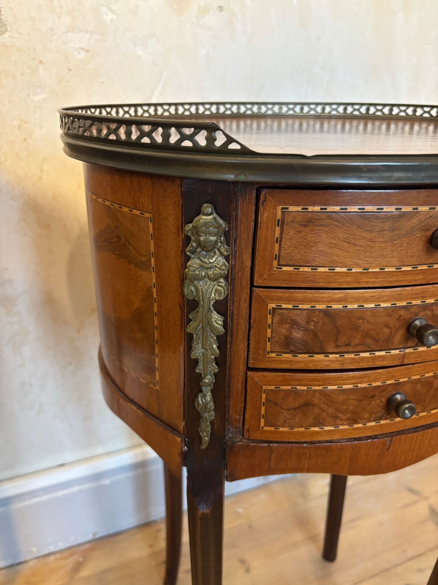 Paire de tables de chevets de style Transition