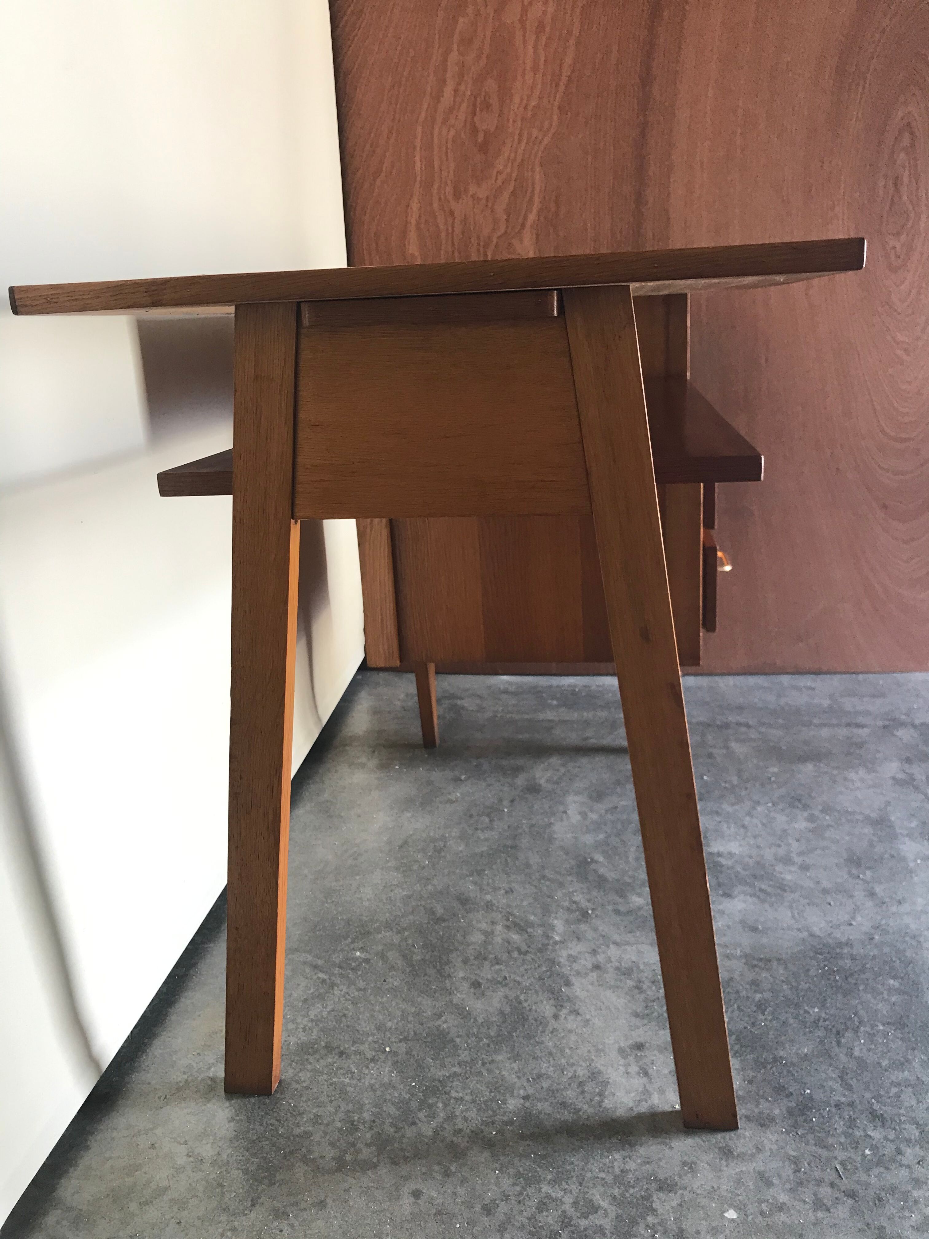 Modernist office Spirol scandinavian design compass feet