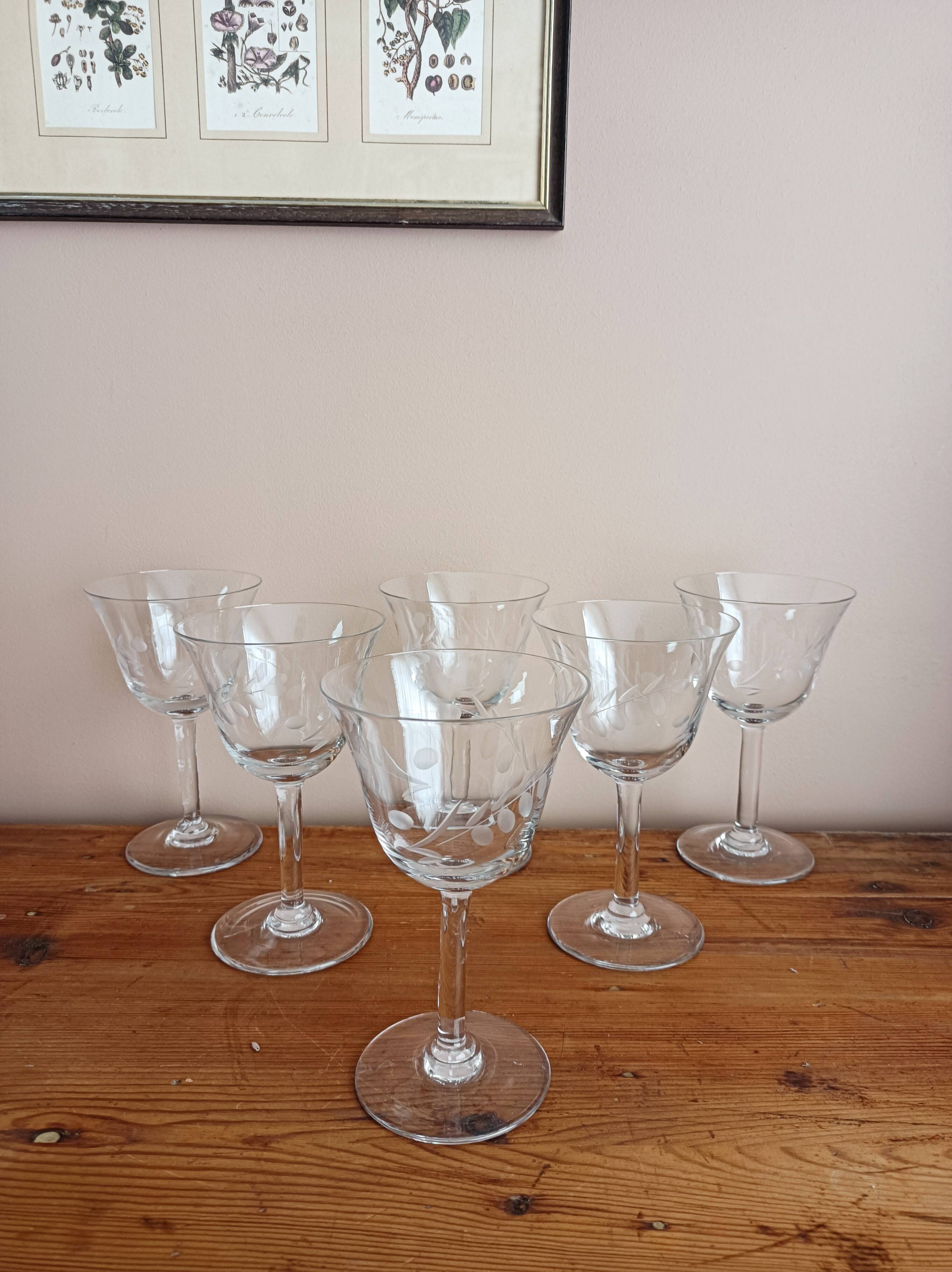 Set of 6 engraved glass stemware glasses