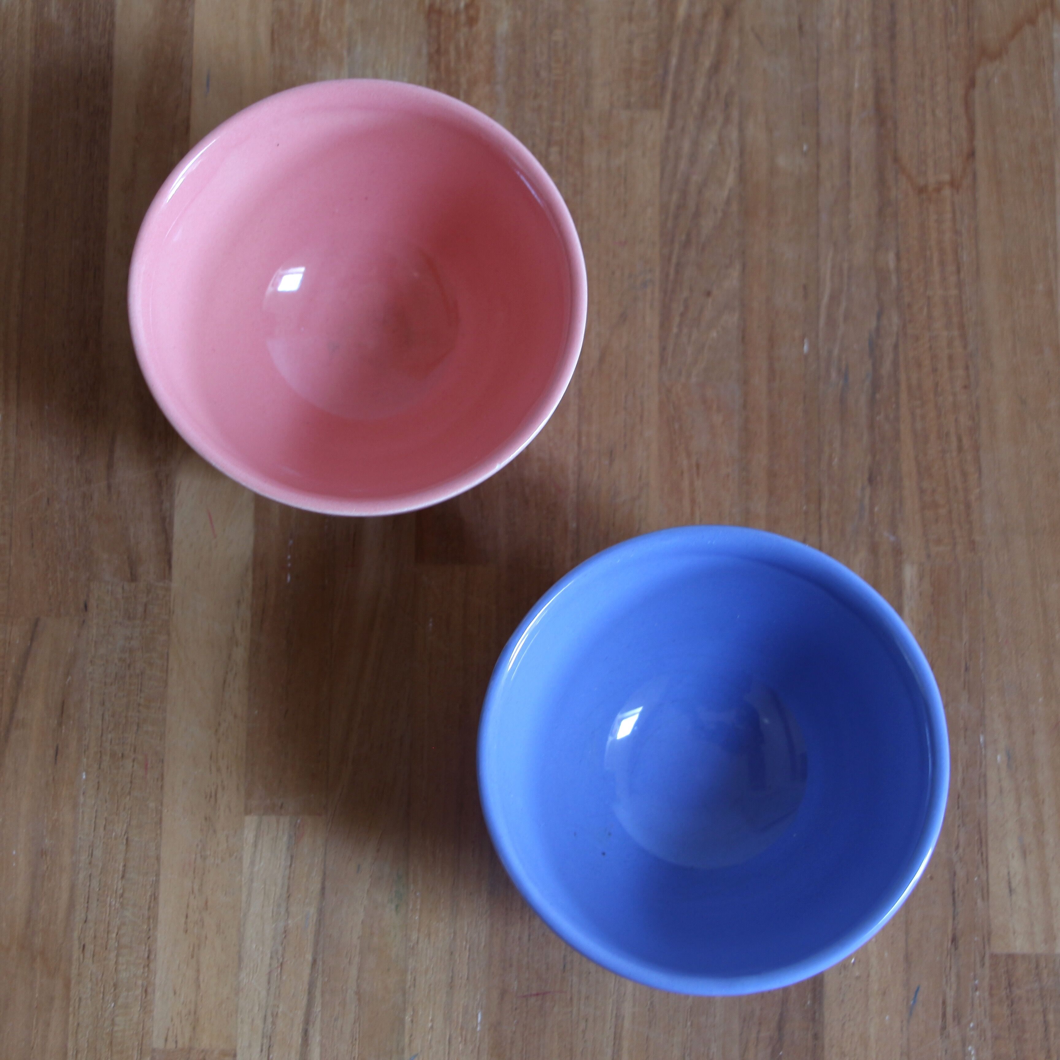 Colorful faceted bowls