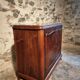 Buffet art déco français en noyer et acajou avec plateau en marbre, fin des années 1920