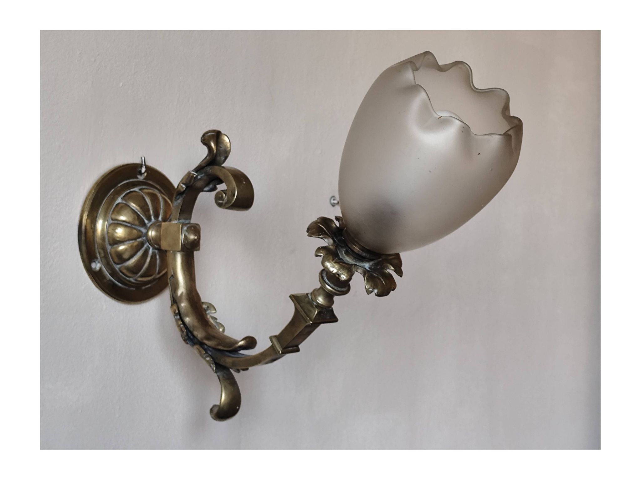Bronze wall light with opaque glass tulip 1900