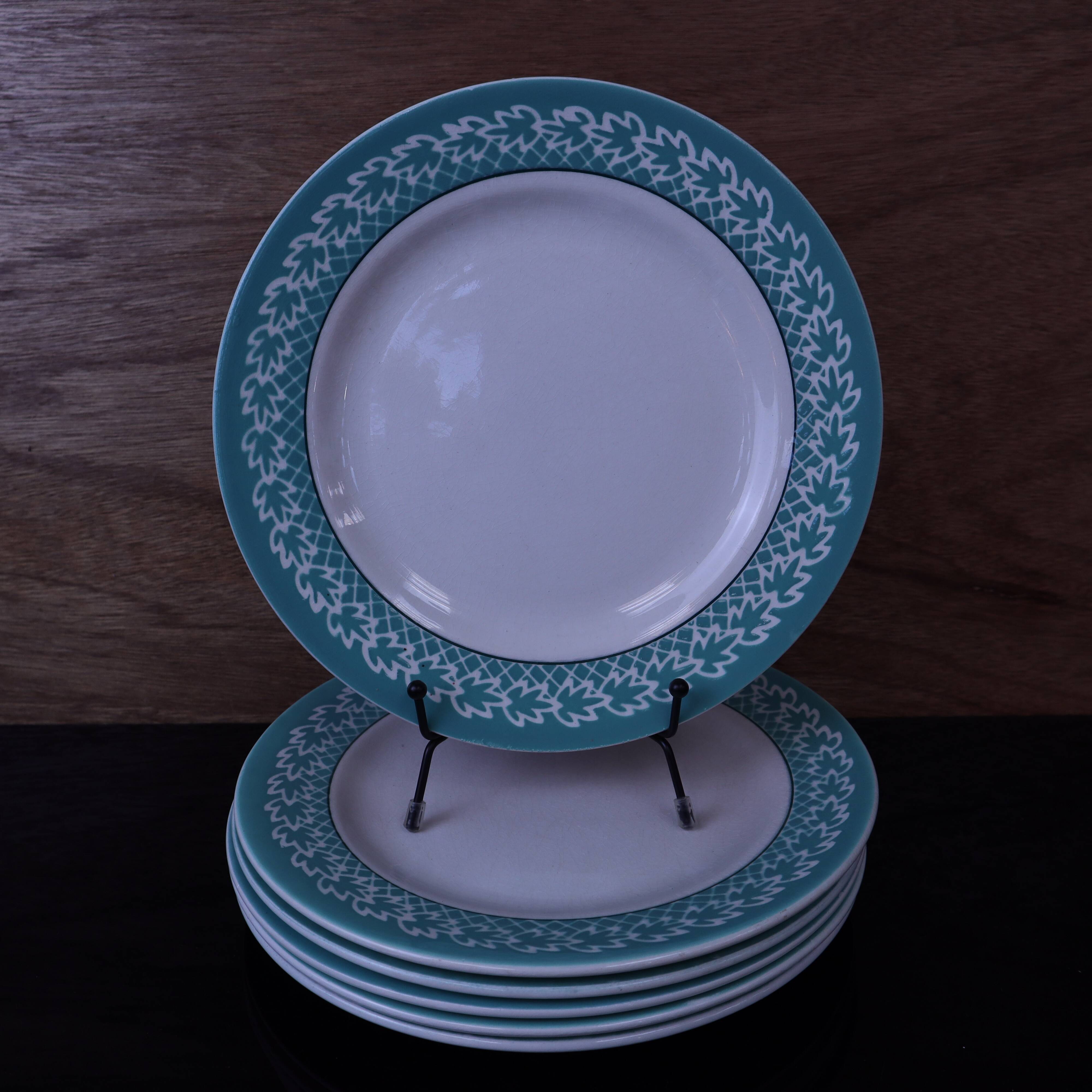 Set of 6 KIFO L'Amandinoise flat plates with green leaf design.