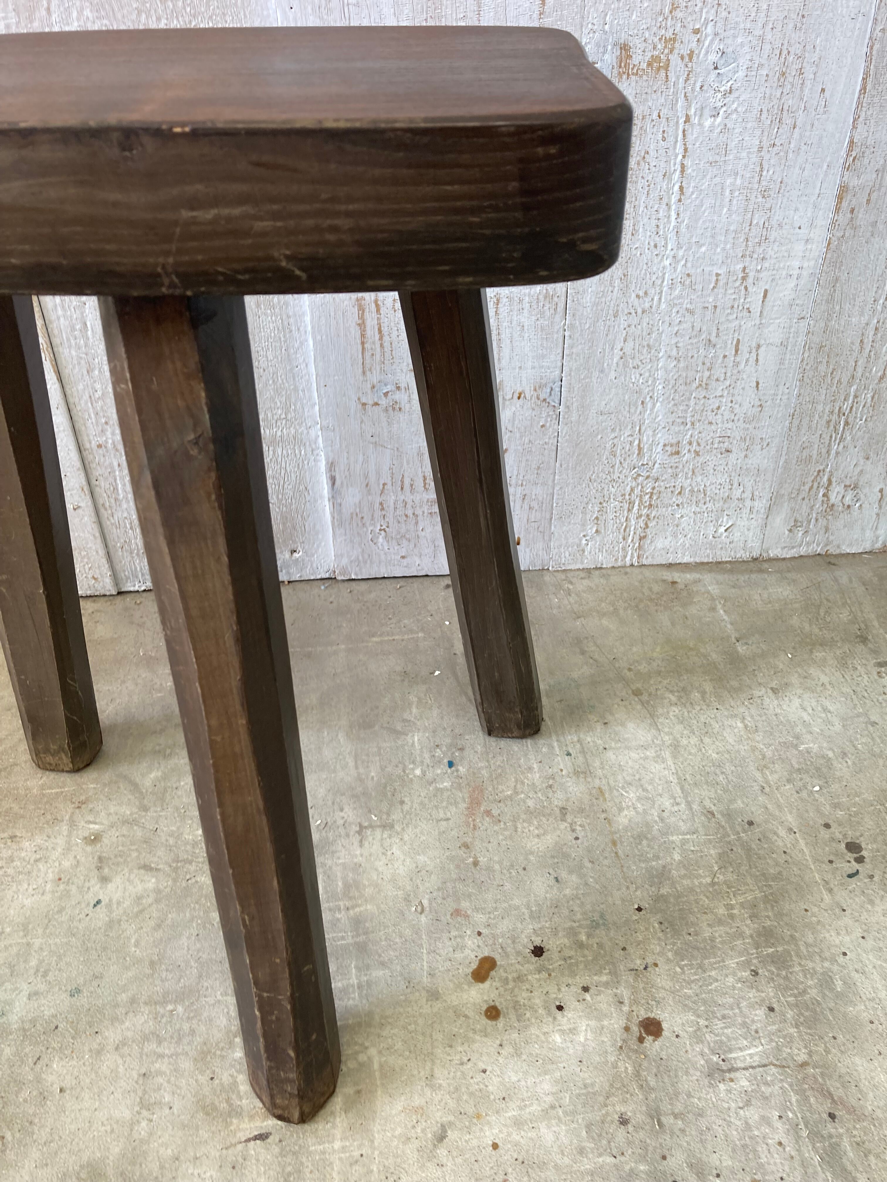 Tabouret de ferme tripode