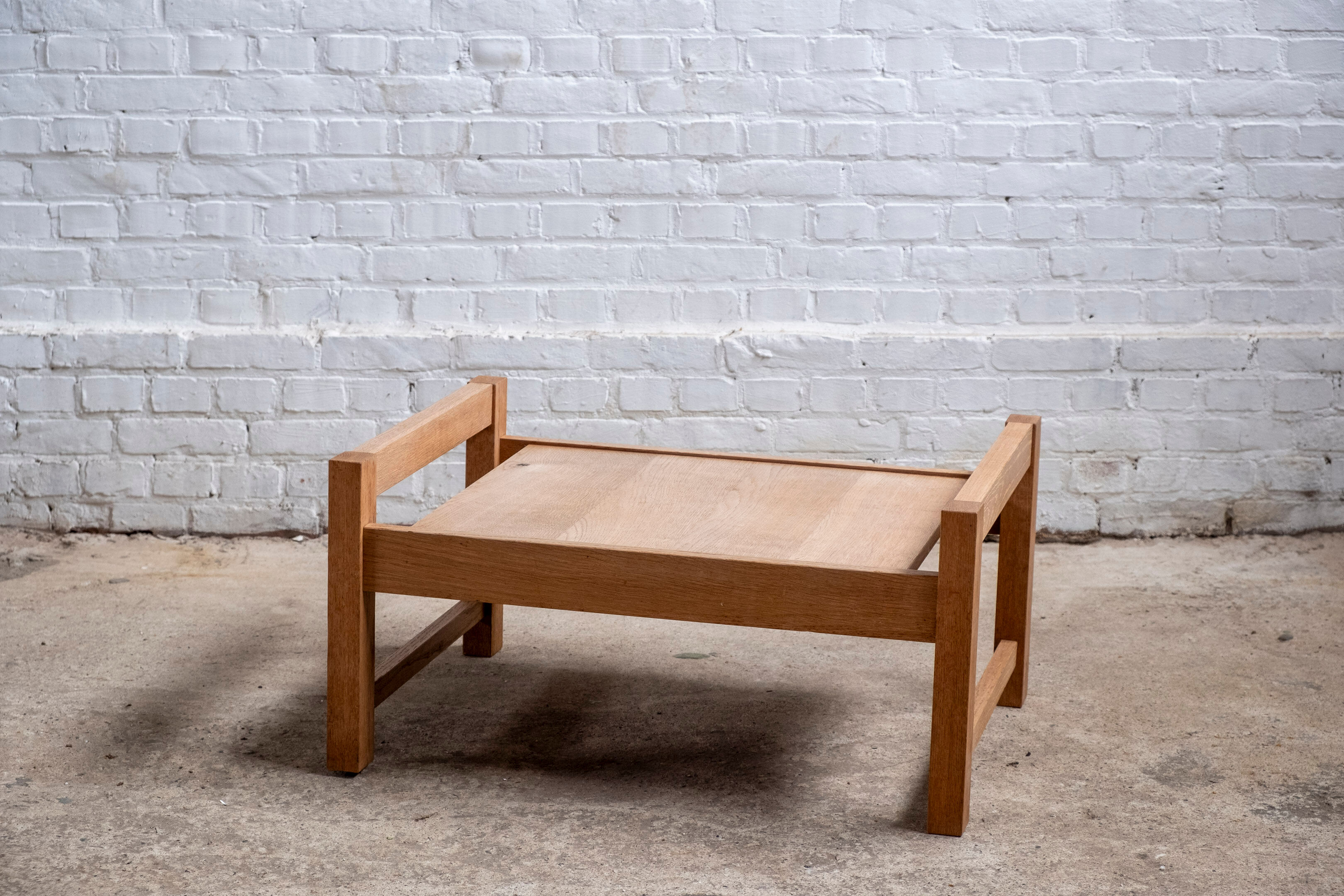 Table de plateau en chêne, années 1960, Van Den Berghe Pauvers, Belgique