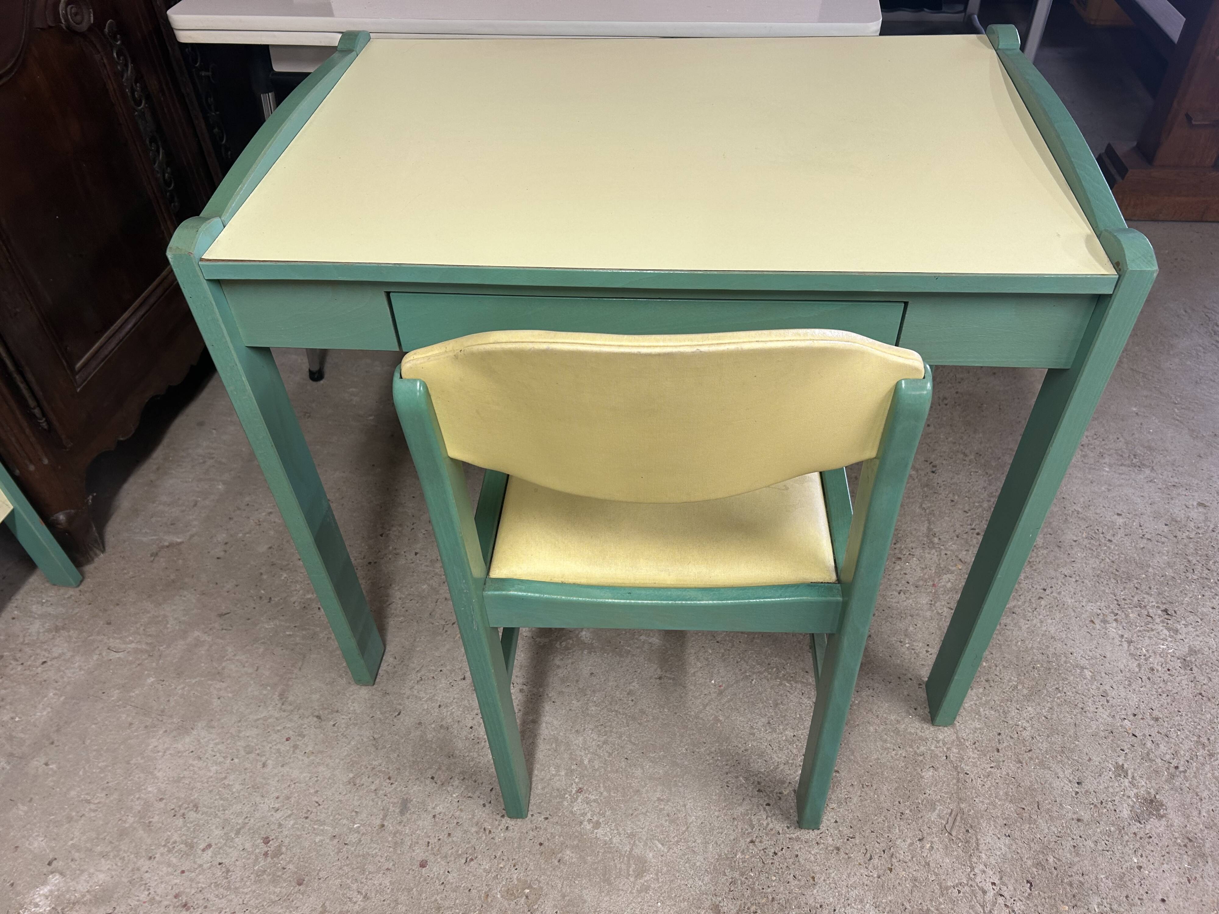 Children's desk