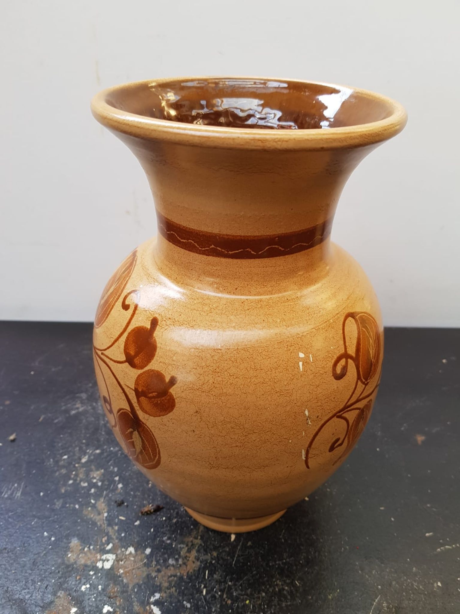Vase céramique beige décor fleurs marron vintage
