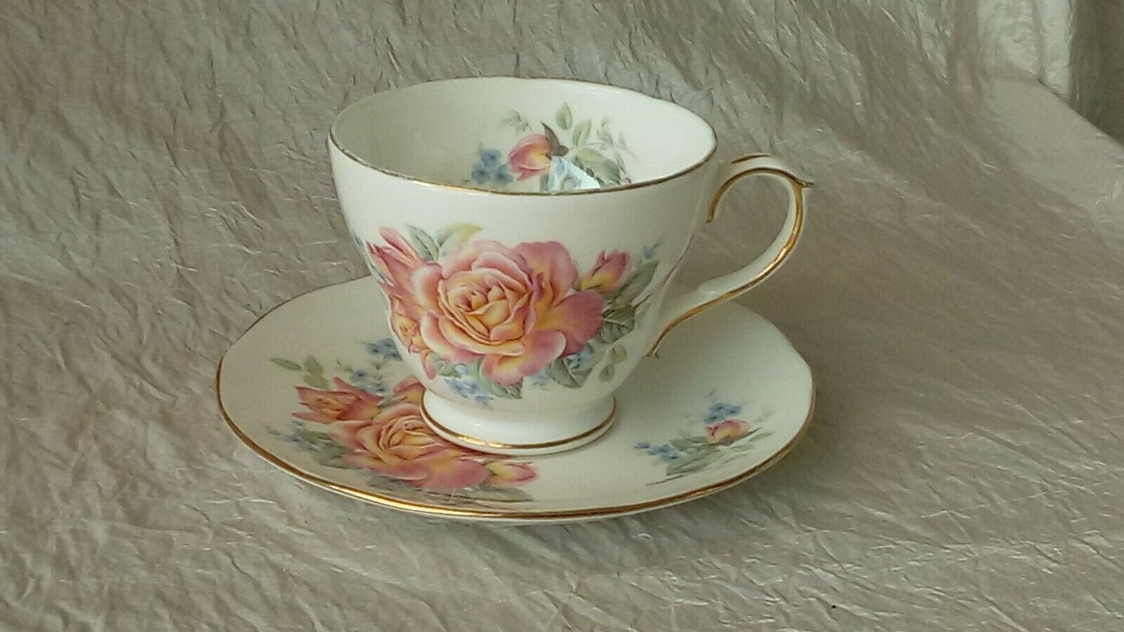 Cup english porcelain model duchess n°2