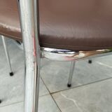 3 Chaises en skaï marron chocolat des années 1960-1970, estampillées.