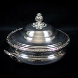 Silver-plated vegetable dish with matching tray – stamped