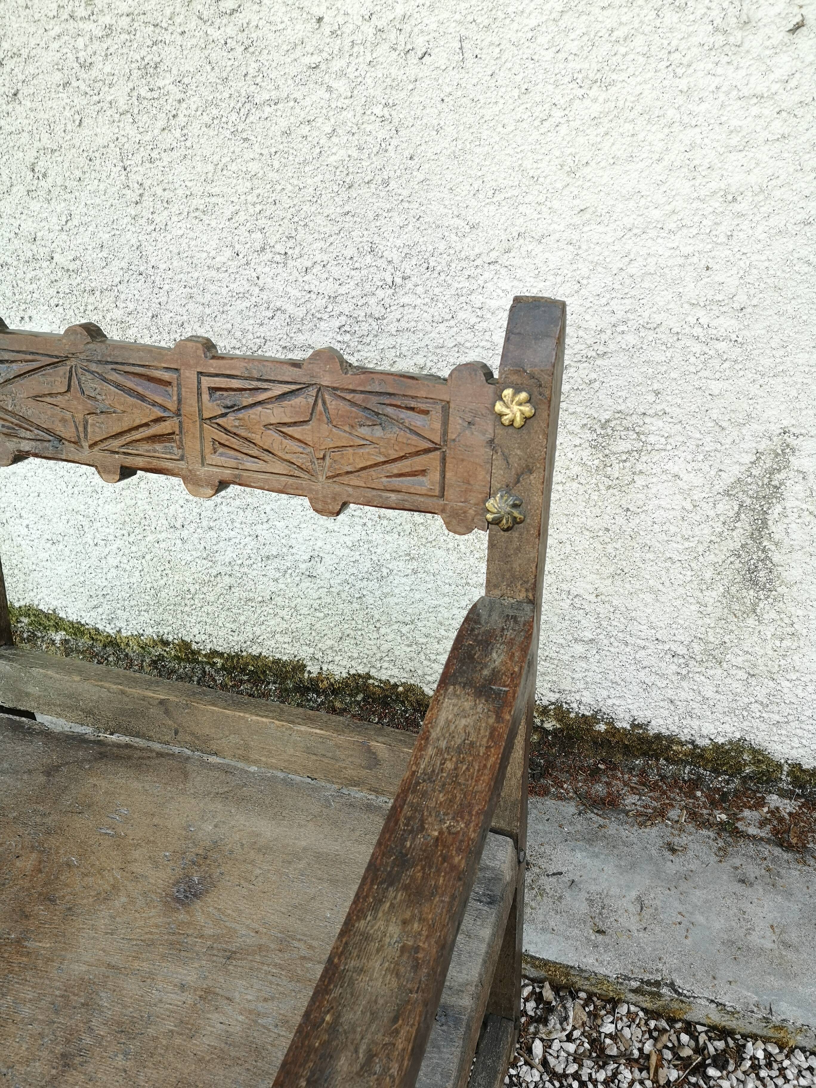 Traditional throne armchair
