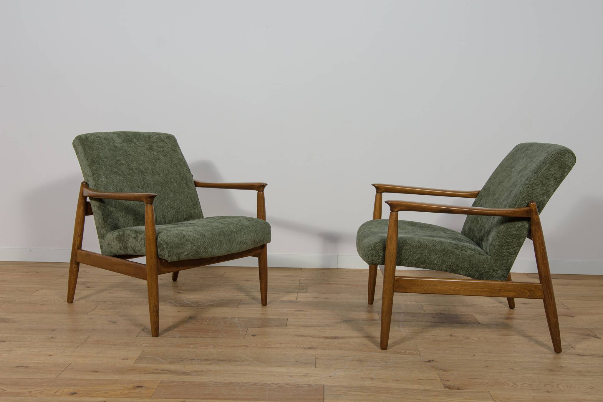 Mid-Century GFM-64 Armchairs by Edmund Homa for Gościcińskie Furniture Factory, Poland, Set of 2