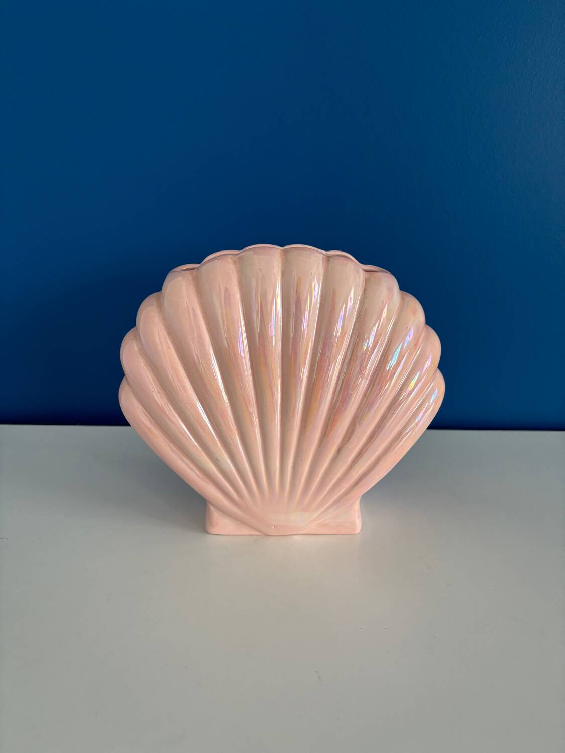 80's pink iridescent shell vase