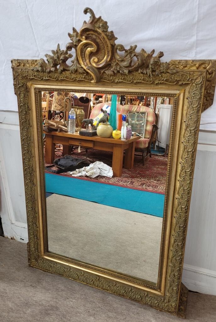 Miroir doré mouluré classique, années 50