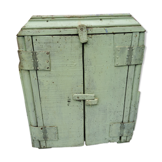 Armoire à pharmacie
