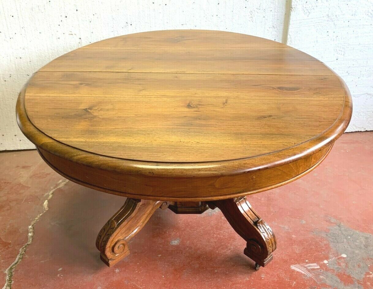 Dining room table in solid walnut central base 19th century