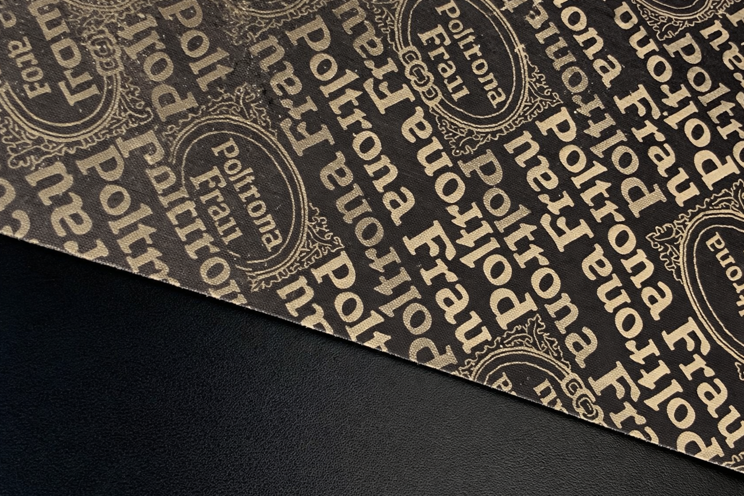 Canapé en cuir noir 3 places Poltrona Frau