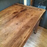 Very nice walnut farmhouse table in very good condition late 19th
