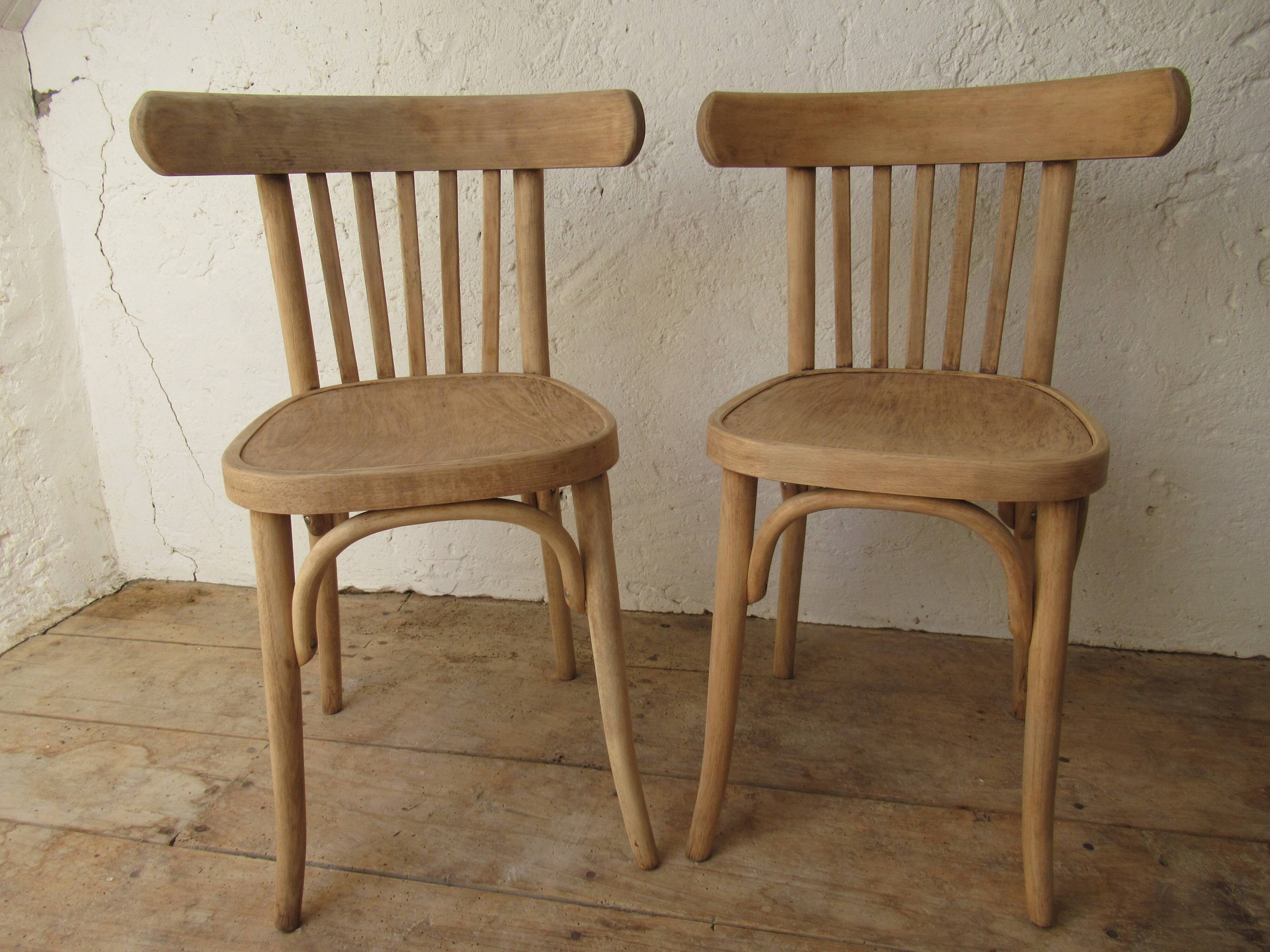 Paire de chaises bistrot en bois brut