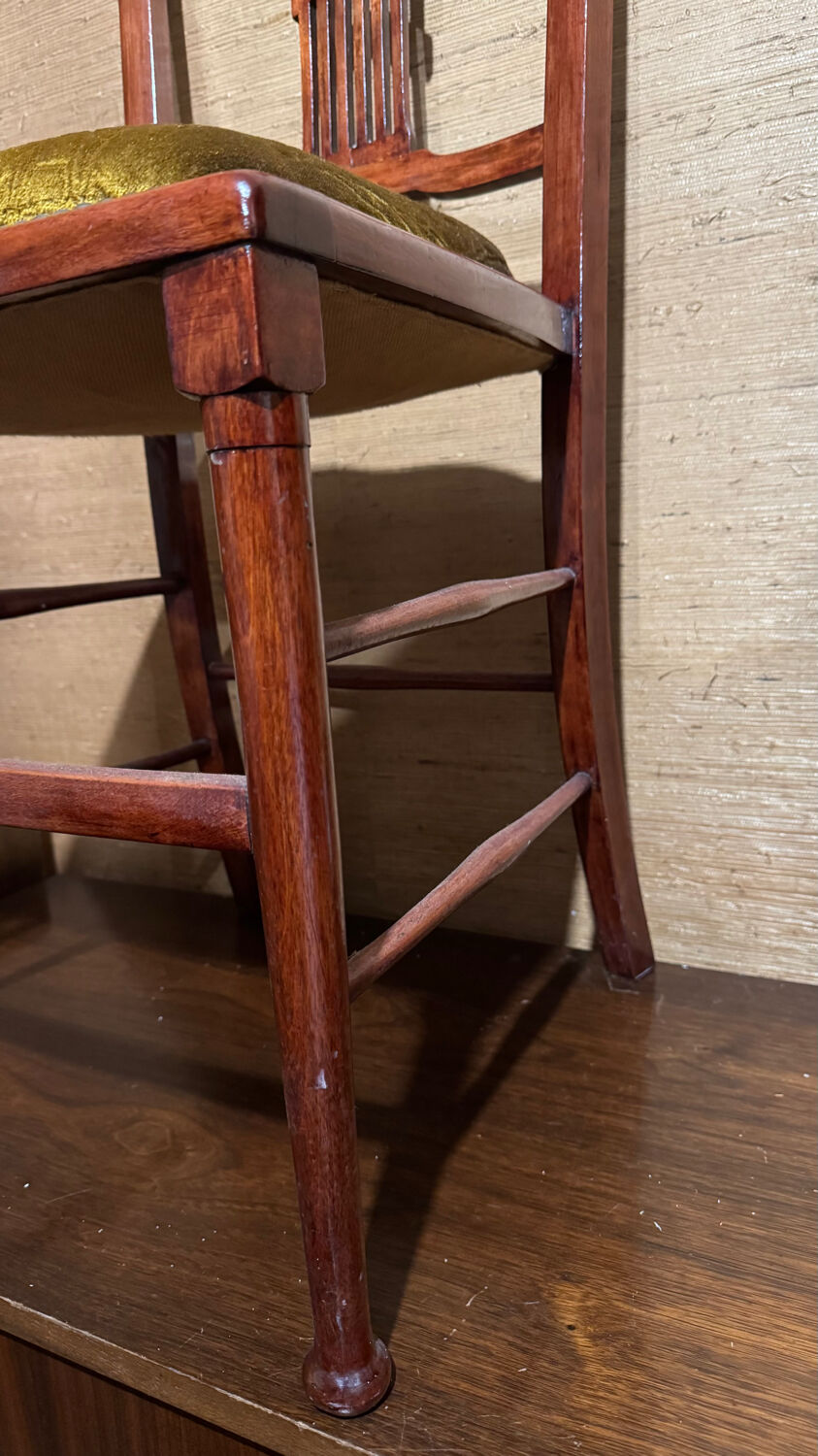 Vintage mahogany Lyre chair