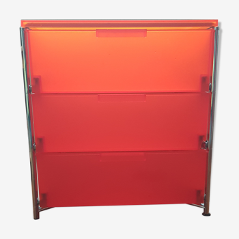 Meuble à tiroirs design rouge éclatant armature métal