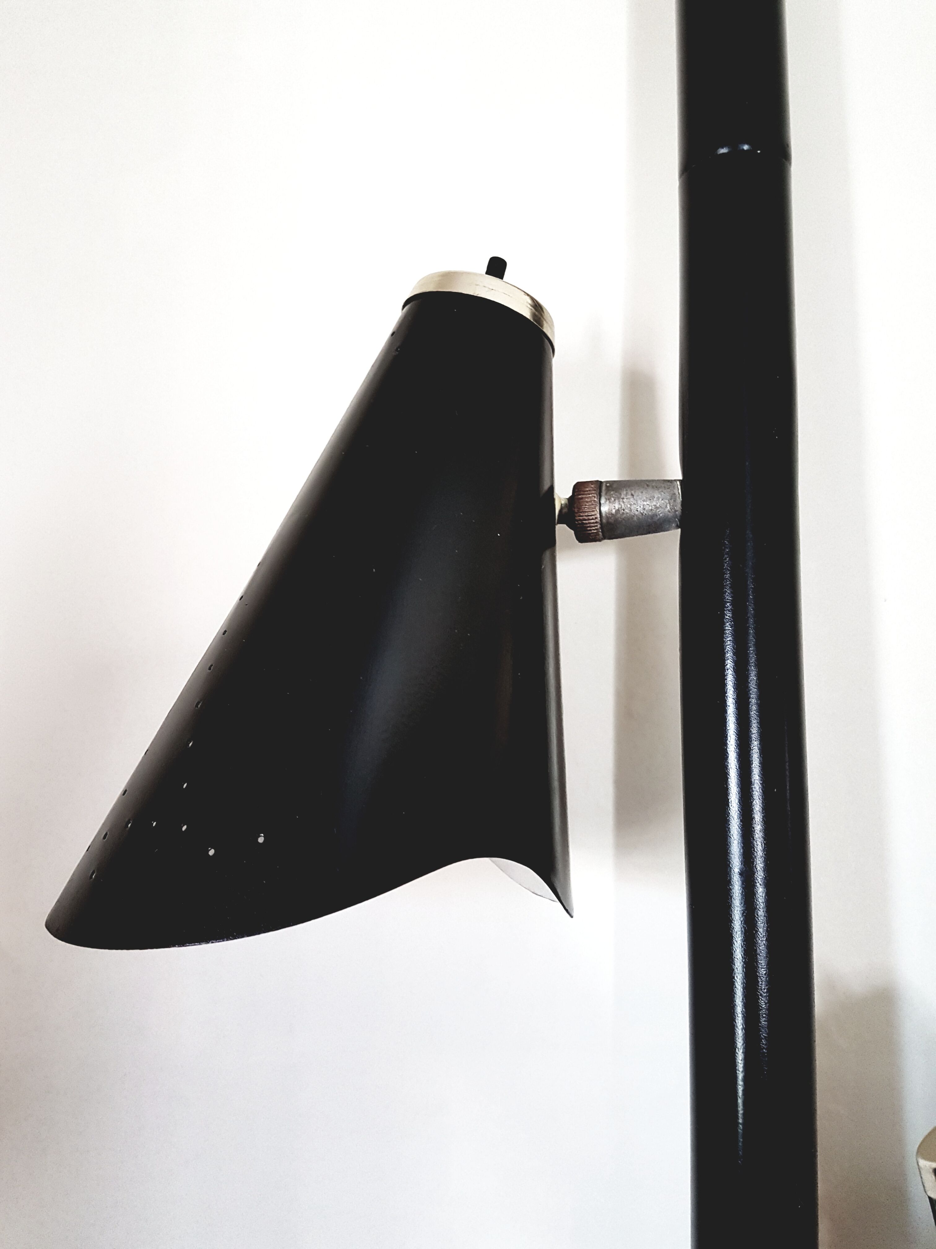 Floor lamp "tension pole lamp" American of the 1950s