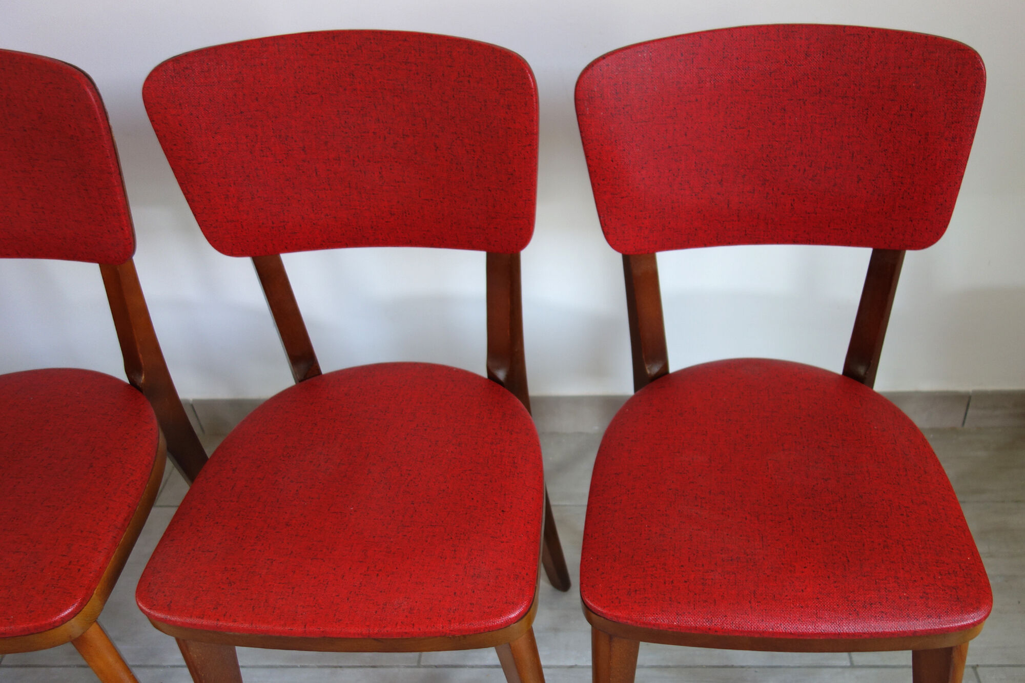 Suite de 4 chaises années 50