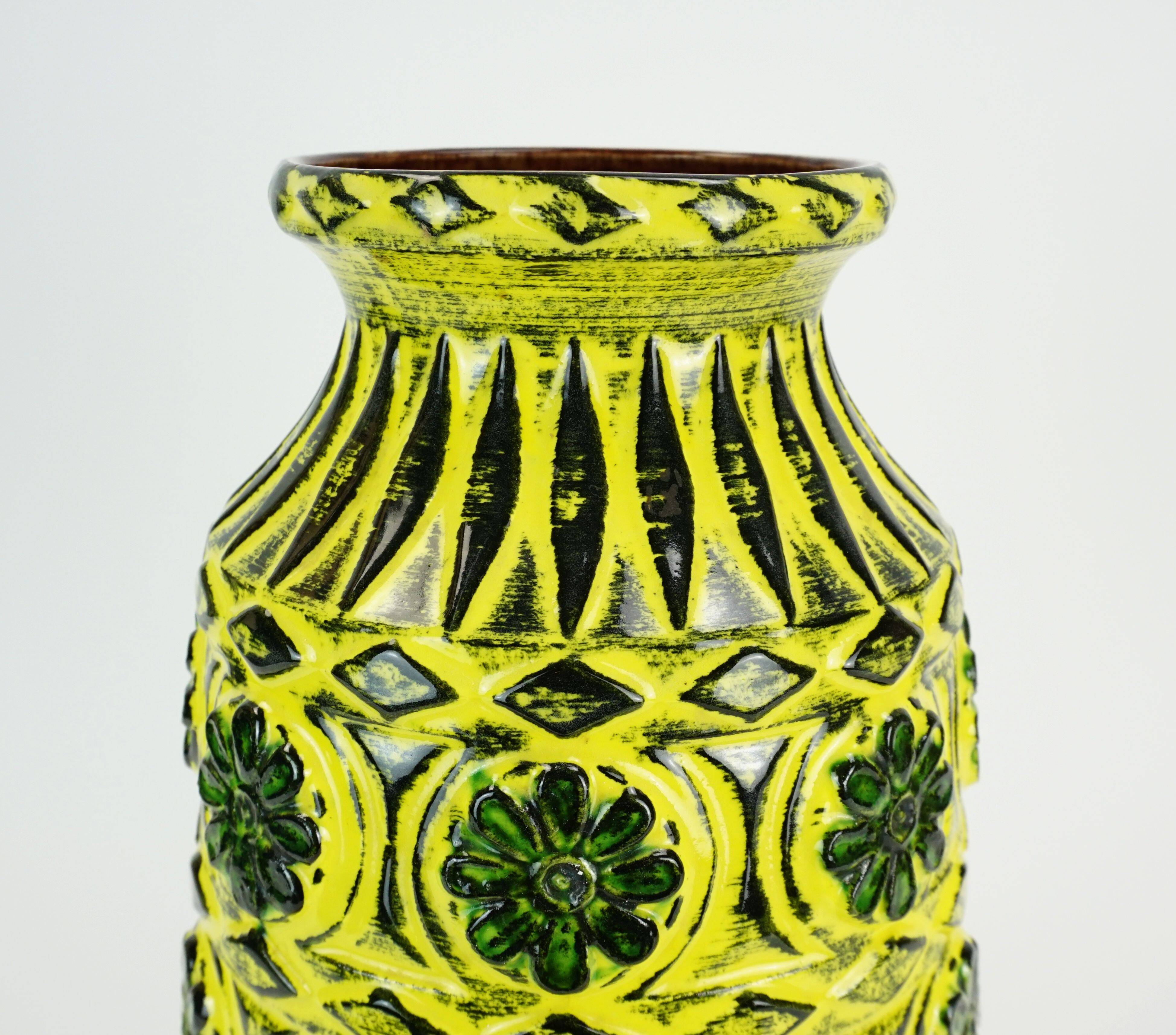 1960s bay keramik vase relief flower decor green yellow black model 76 40