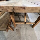 Old work table in elm