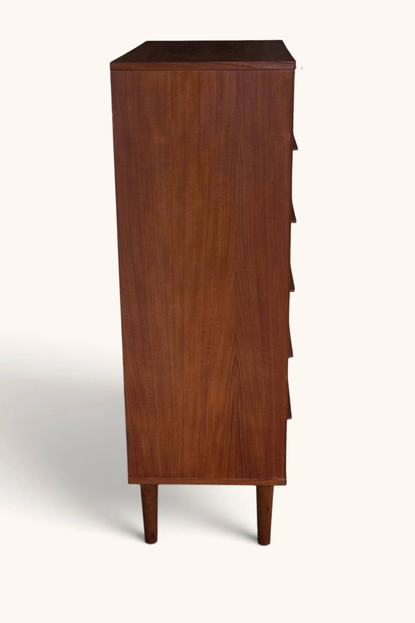 Chiffonnier « tallboy » vintage danois en teck avec 7 tiroirs