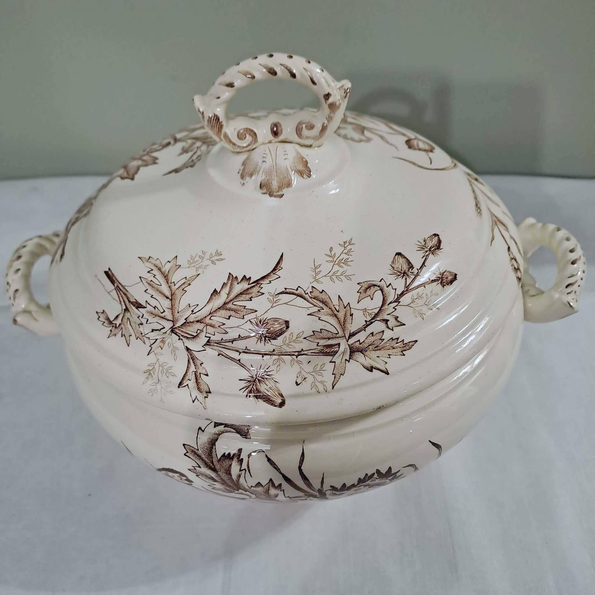 Iron earth soup tureen