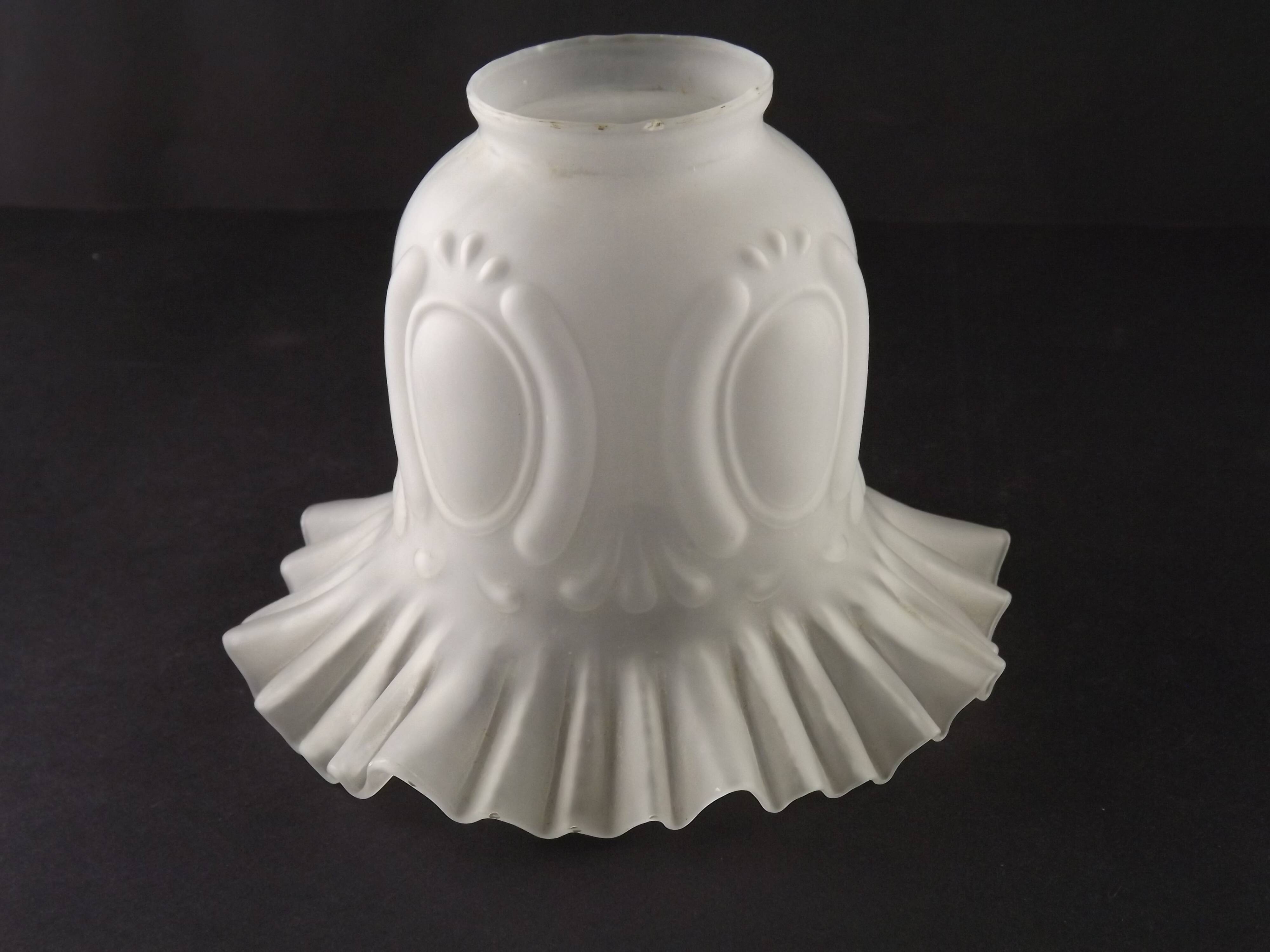 Abat-jour décoratif français vintage blanc opaque avec bordure à volants