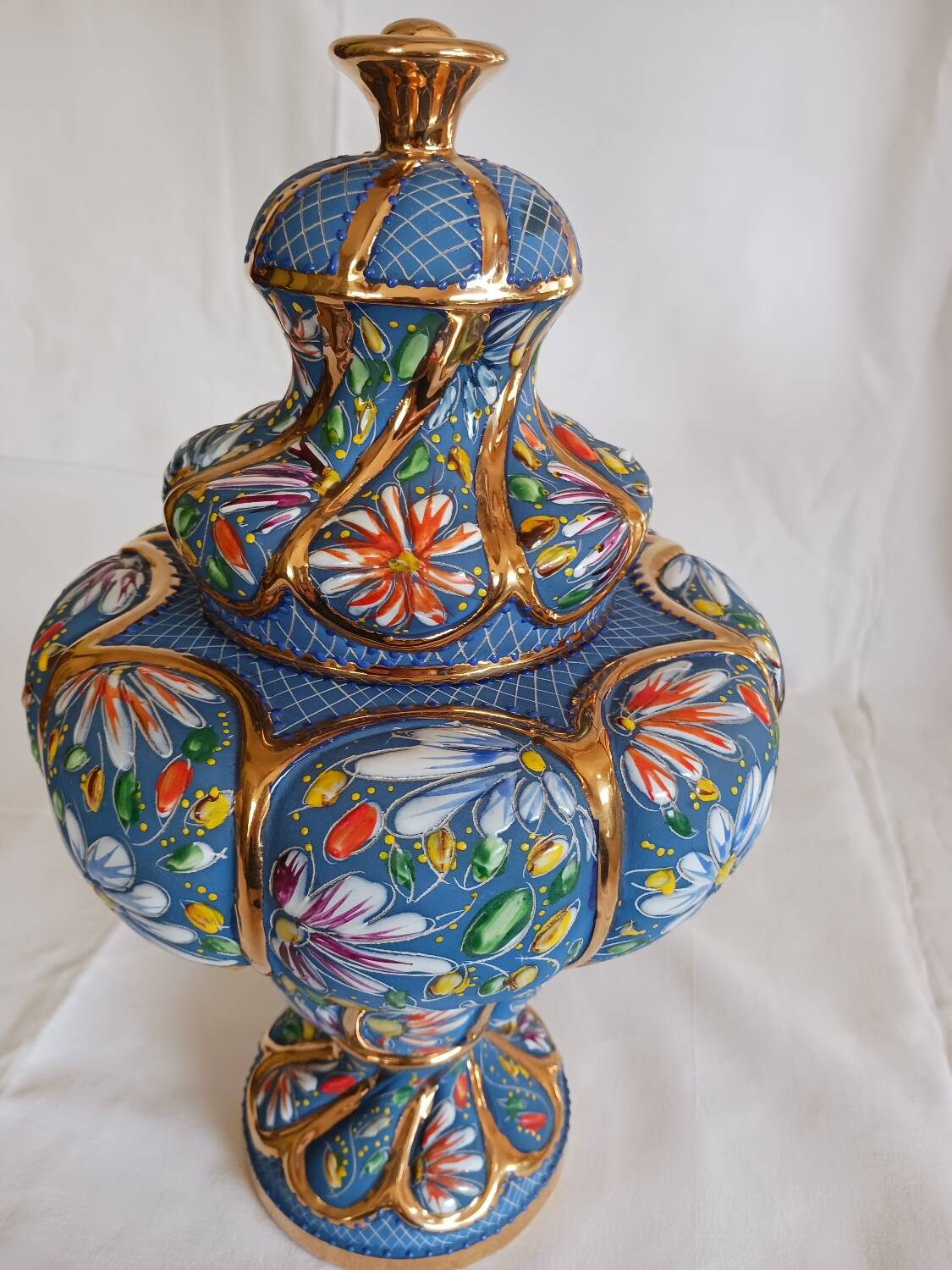 Vase/pot with lid h. spoiler