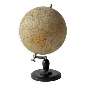 Globe terrestre, mappemonde J. Forest, Girard et Barrere Paris 19eme