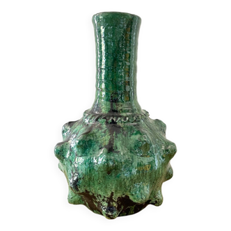 Vase en terre cuite verte