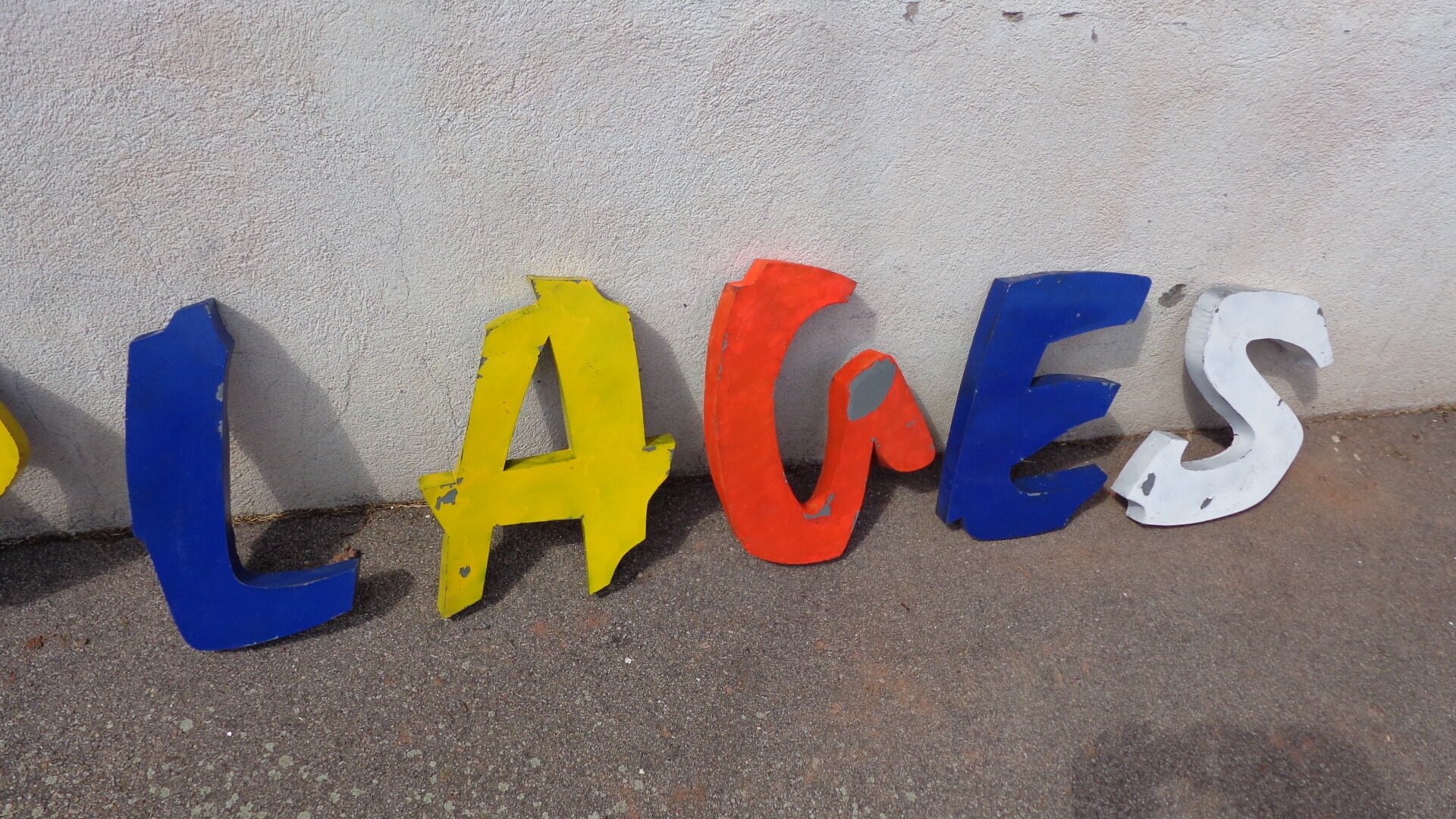 Sign letters zinc beaches
