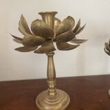 Set de deux anciens bougeoirs fleurs de lotus en laiton