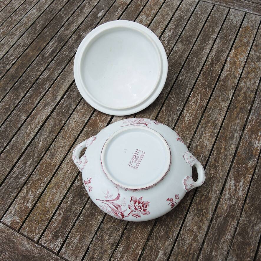 Old ceramic soup tureen from Sarreguemines – Fontanges