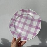 4 dinner plates, pink tablecloth, Moulin des Loups