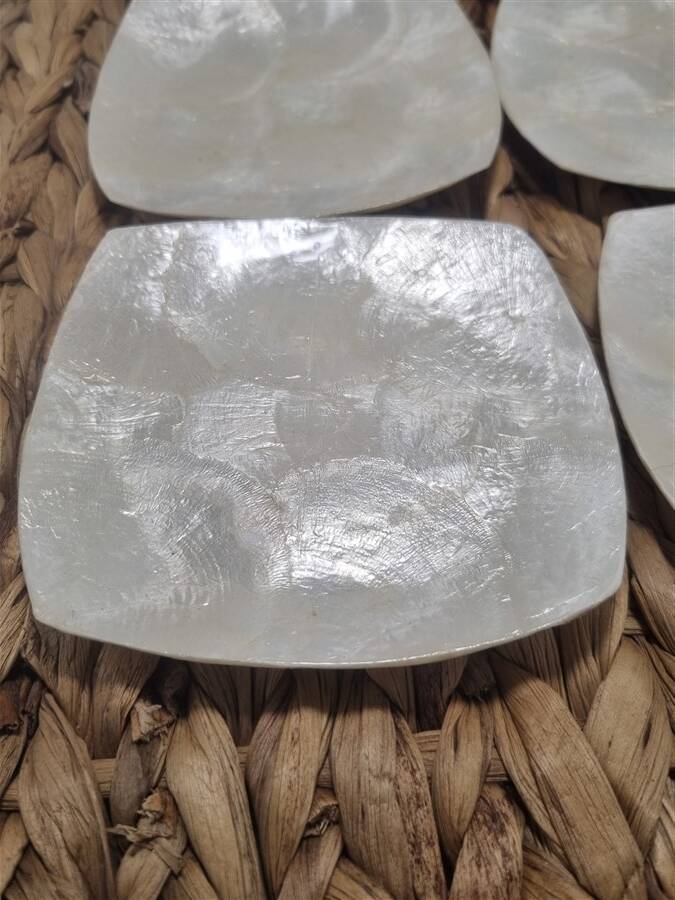 Set of 6 mother-of-pearl bowls