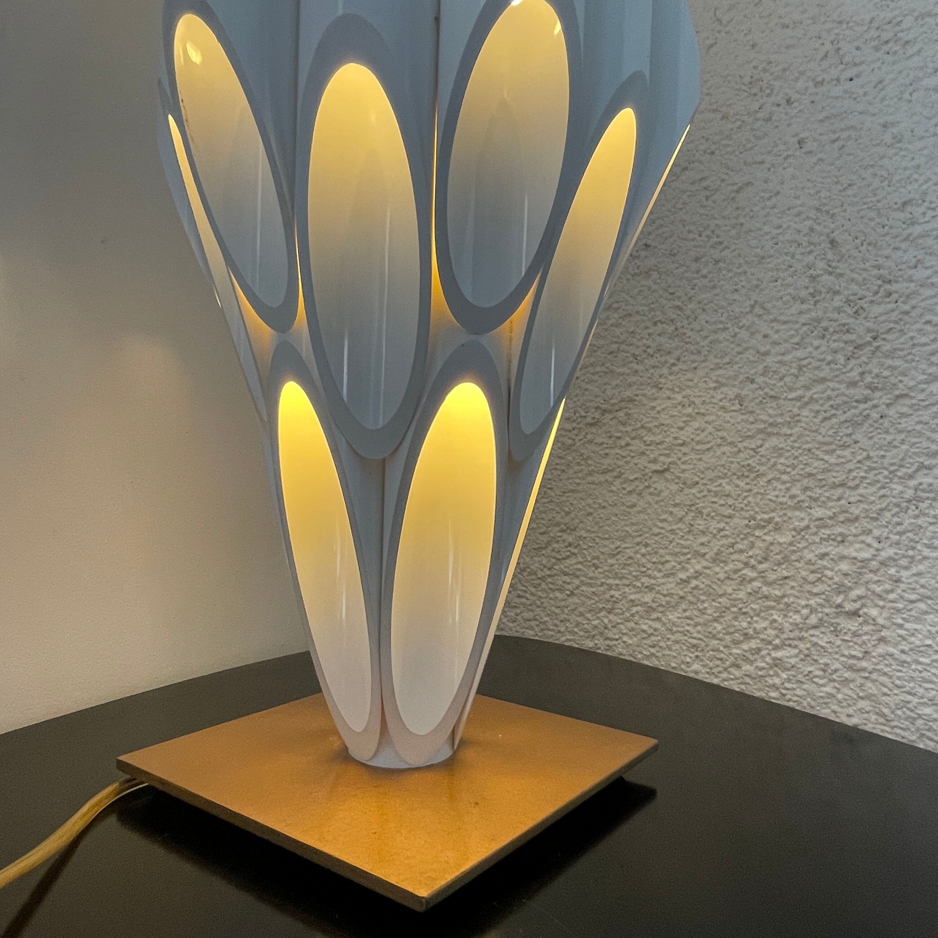 Tubular design lamp