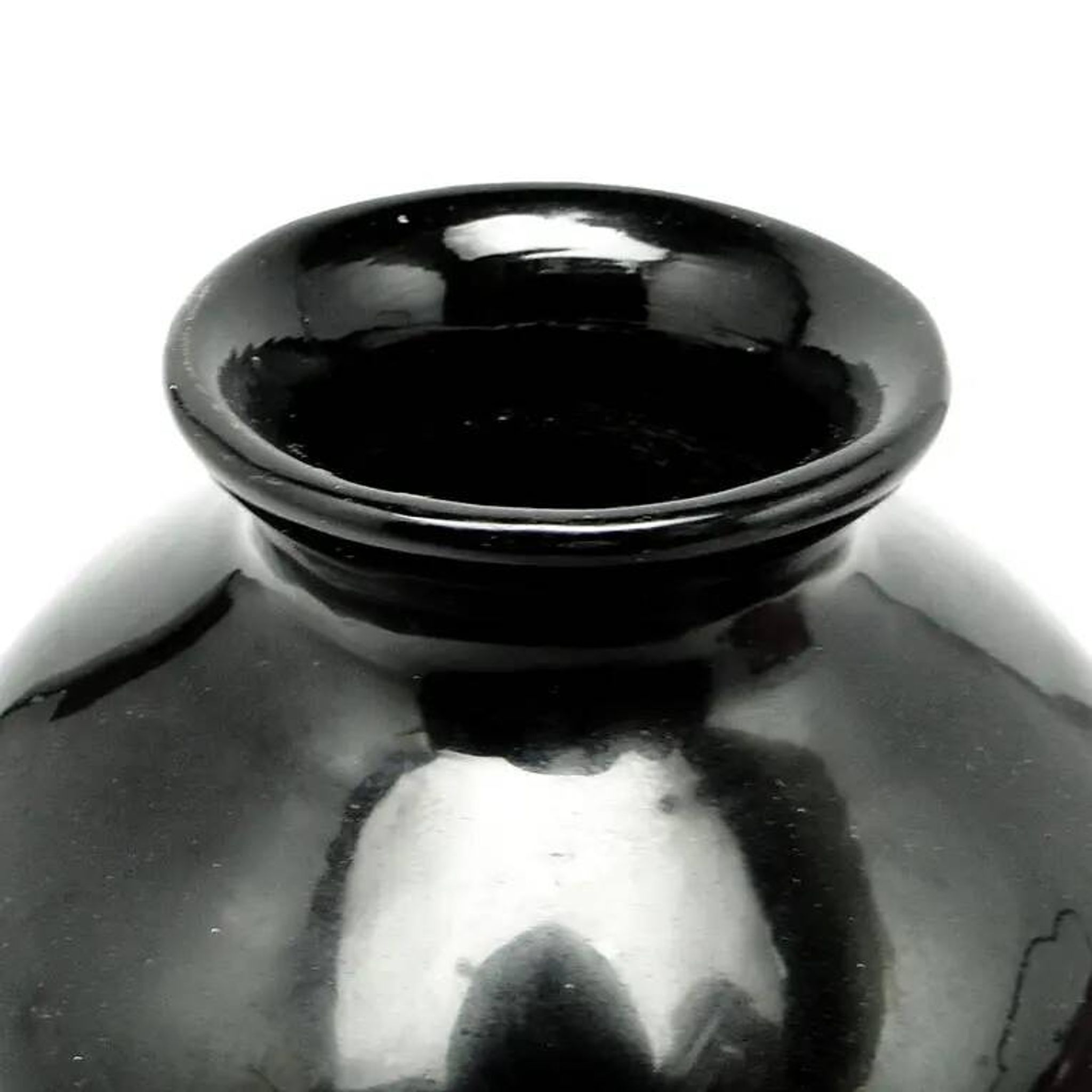 Minimalism vase, black lacquer, mother-of-pearl inlay, Japan, 1950s